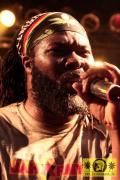 Elijah Prophet (Jam) with The House Of Riddim Band 12. Reggae Jam Festival - Bersenbrueck 13. August 2006 (13).jpg